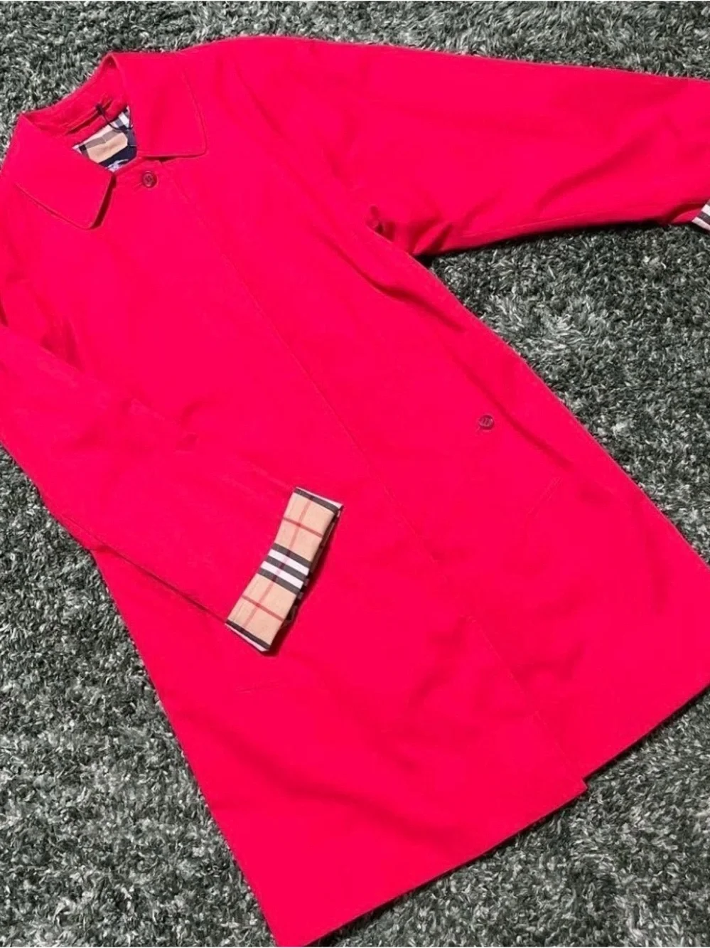 Burberry Red Coat with Signature Nova Check Lining. Trench style - Picture 2 of 14